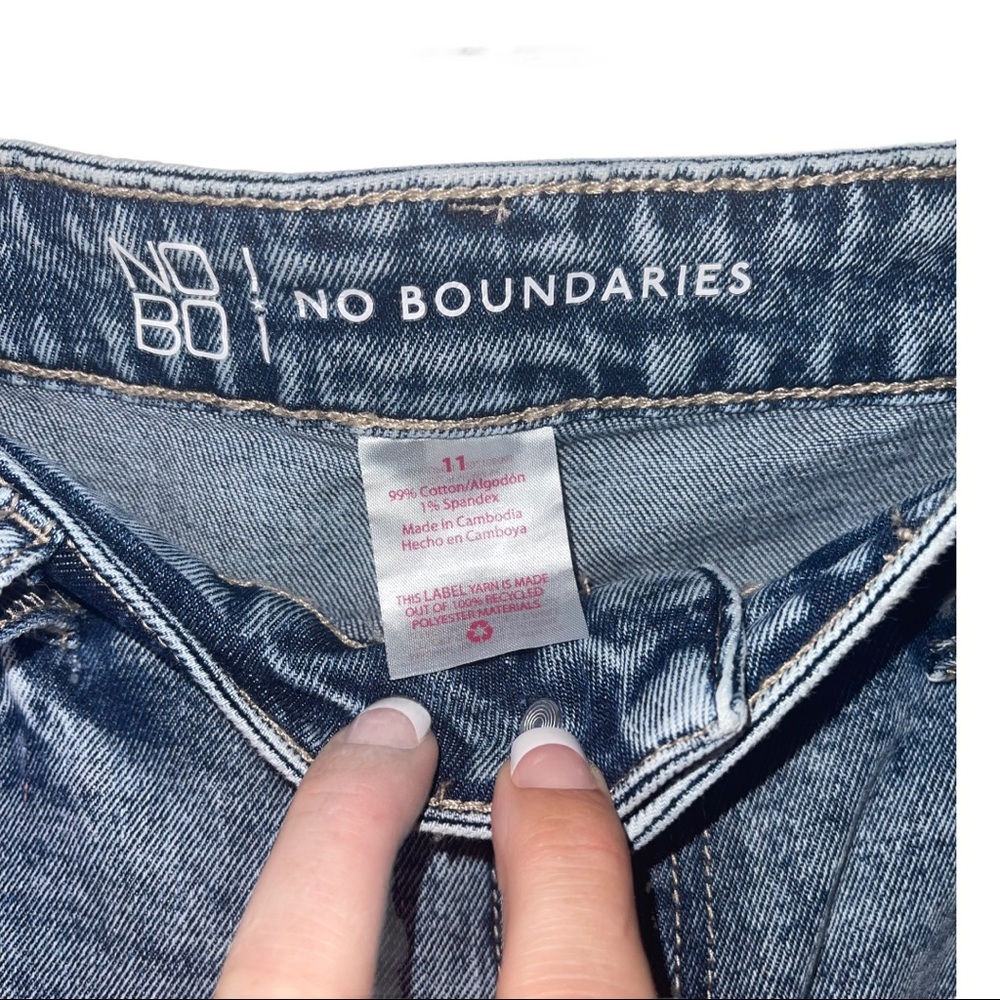 NO BOUNDARIES Blue Distressed Denim Shorts 11 NWT - Picture 4 of 5